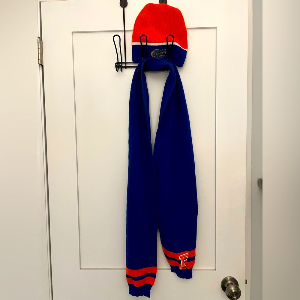 Gator scarf and hat
